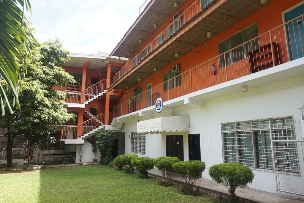 E-Mo Dormitory Hostel Cebu Екстериор снимка