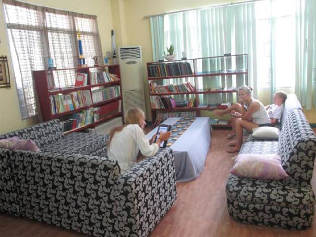 E-Mo Dormitory Hostel Cebu Екстериор снимка